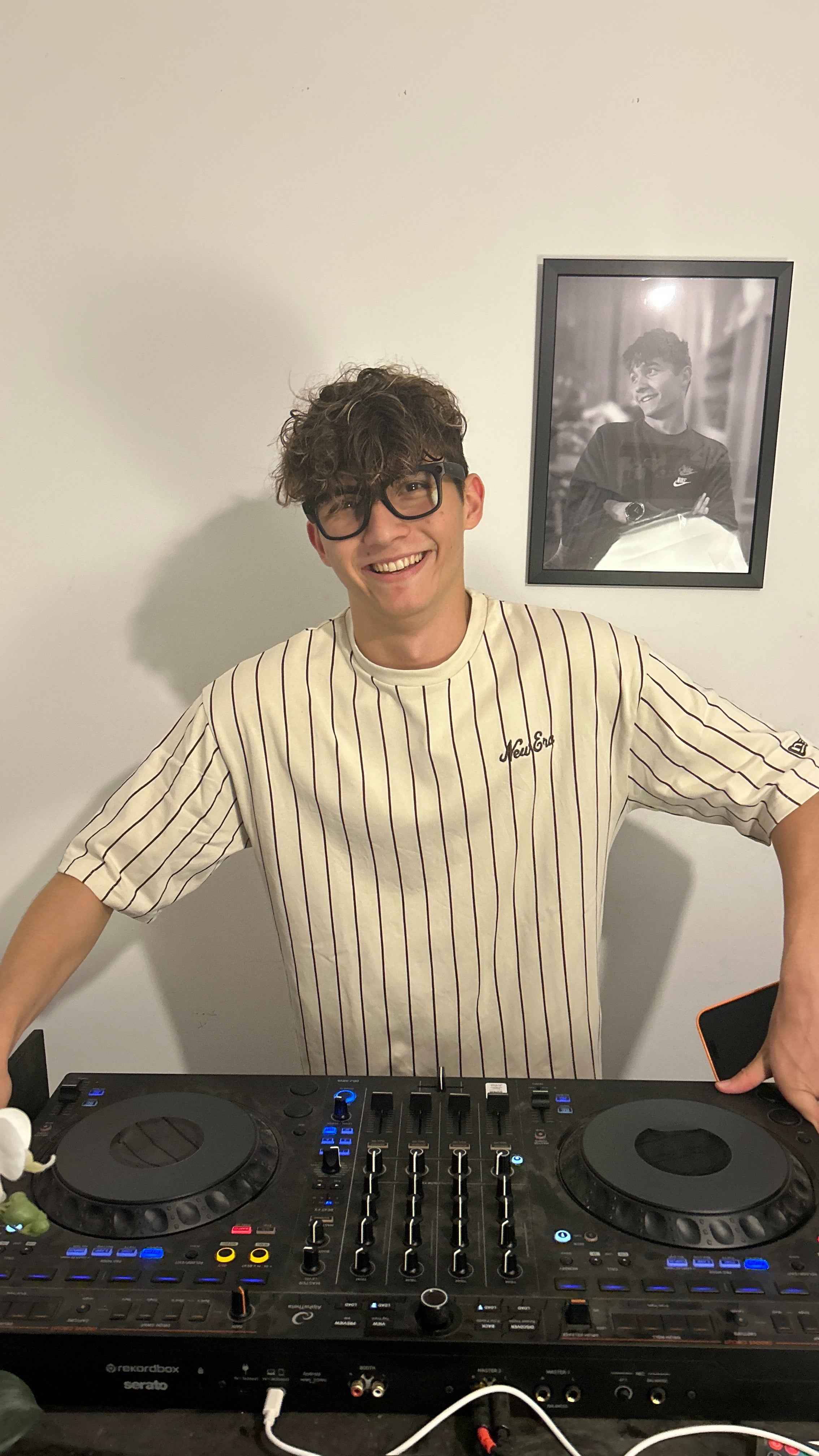 Set DJ / Booking AKUOL
